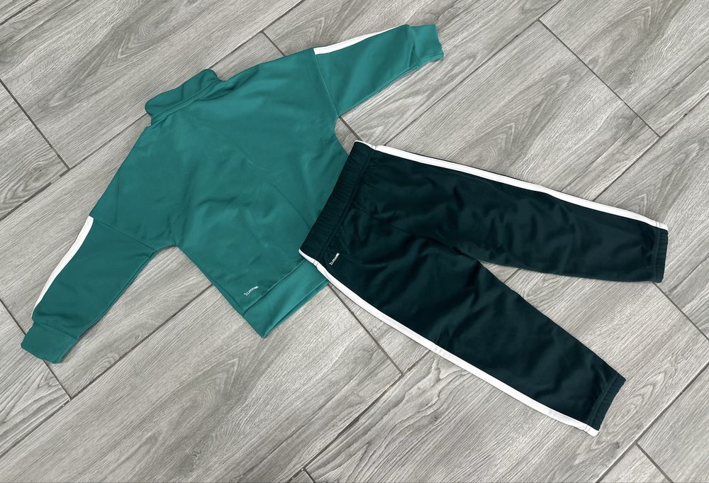 Trening adidas ca si nou