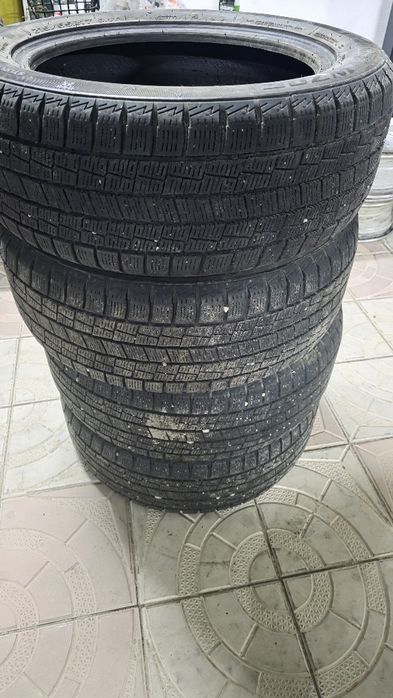 Зимние шины 215/55/17