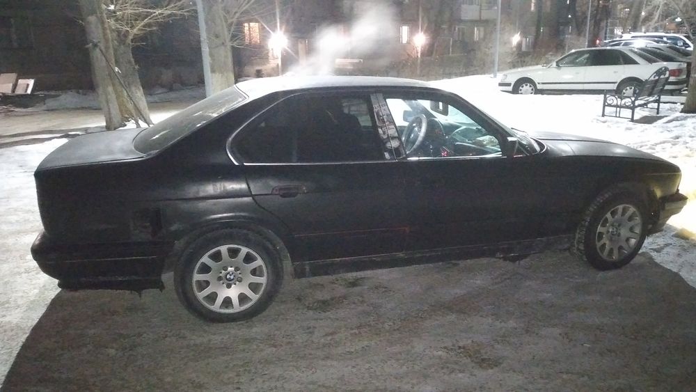 Продам бмв е 34.