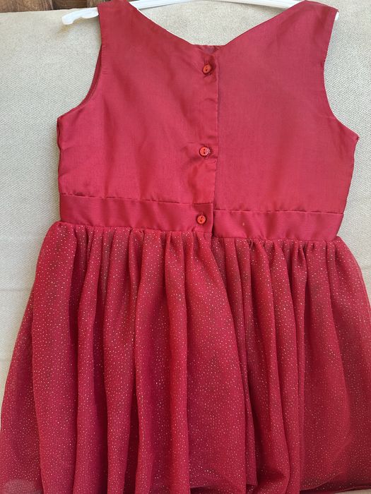 Червена рокля с брокат