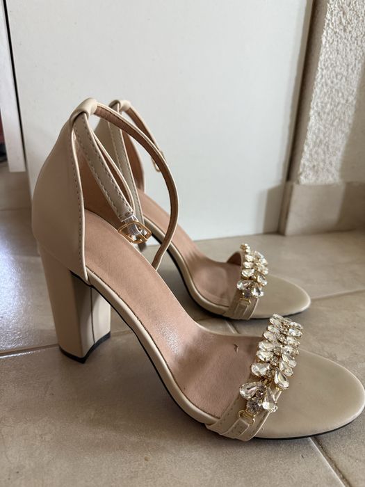 Дамски токчета  само виднъж са ползвани