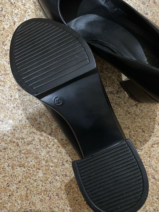 Туфли  кожаные  продам  срочно