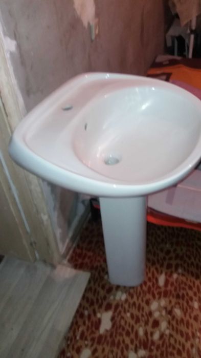 Продам раковины с подставками
