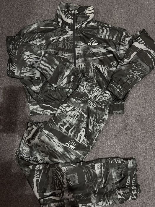 Спортен екип Flair.