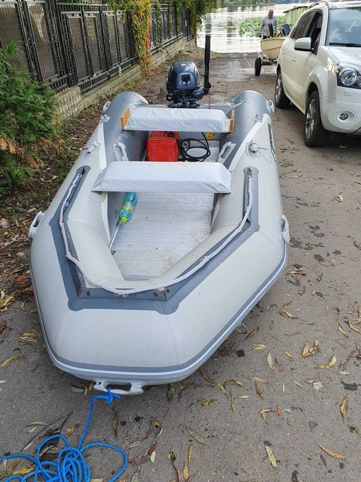 Combo .Motor barca yamaha 9,9 cv si barca 3.30