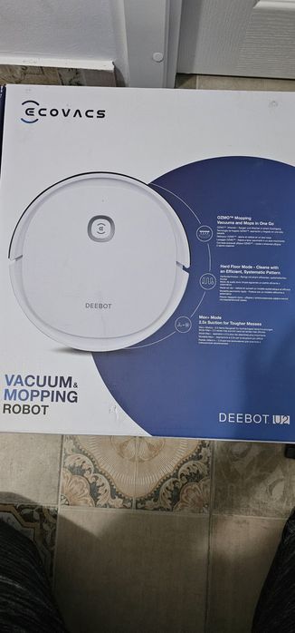 Aspirator robot deebot.