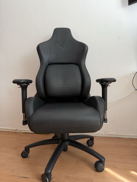 Scaun gaming Razer