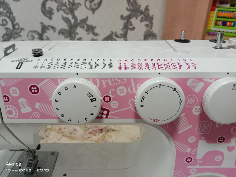 Швейная машина жаноме