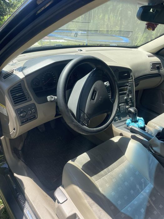 Продавам Volvo S60 цяло за части