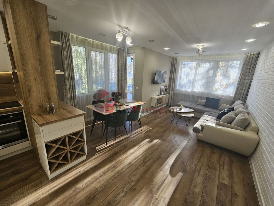 Дава се под наем Тристаен апартамент в Варна, Окръжна болница - 90 кв.м за 850 € - Снимка #1