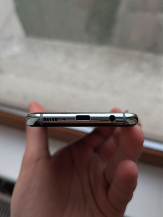 Vând sau schimb samsung s10e stare impecabilă