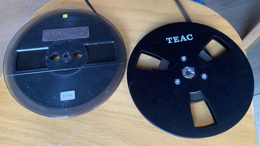 Rola Teac si o banda Sony ULH