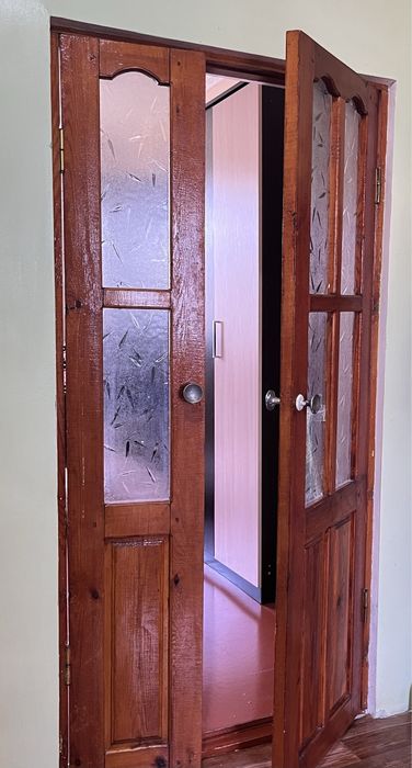 Б/у Продаются деревянные двери
