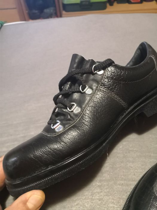 Работни обувки с метални бумбета нови!