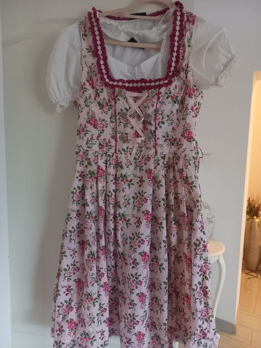 Rochie nemteasca (dirndl) in stare foarte buna