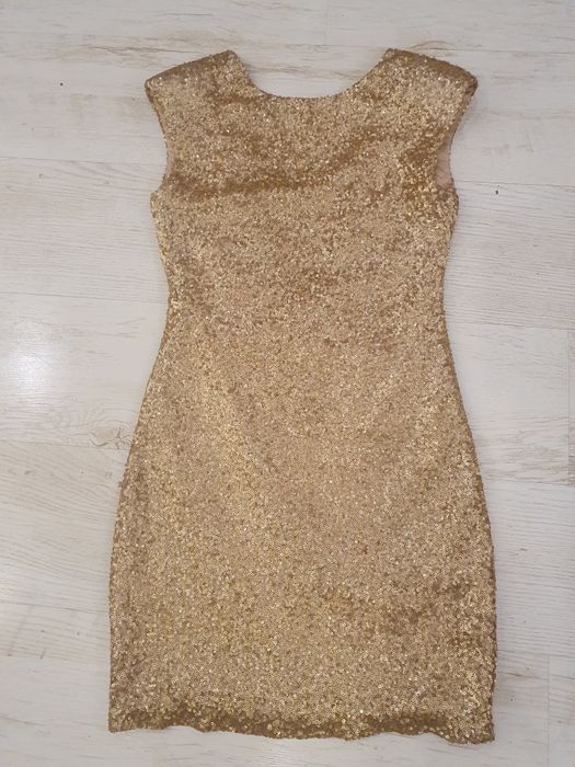 Страхотна рокля с пайети