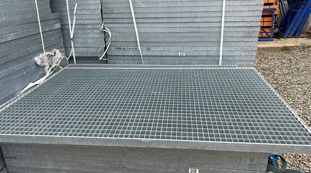 Grilaje zincate galvanizat