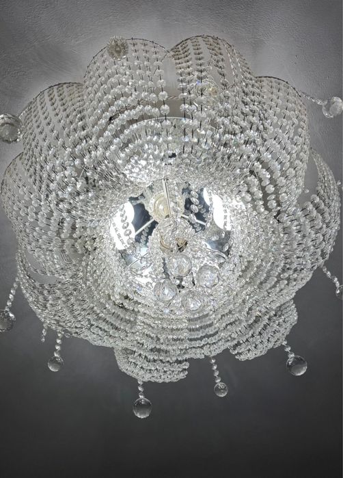 Продам люстру в гостиную