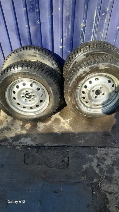 Продам зимние шины на дисках R14