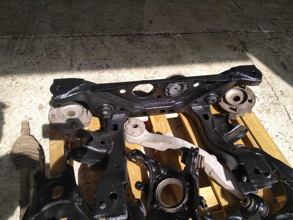 Заден мост комплект с диференциал Toyota Sequoia 2015