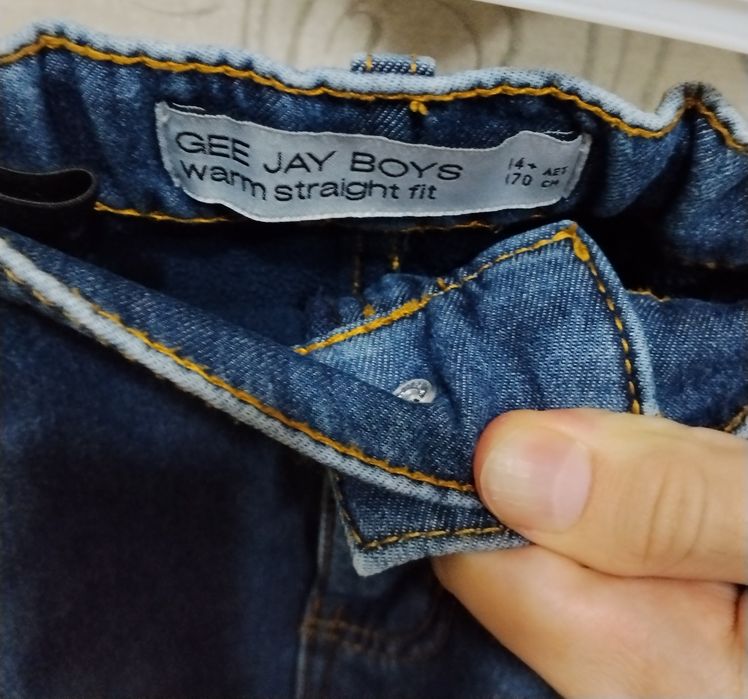 Продам утепленные джинсы подростковые
