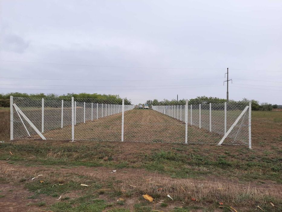 Executam garduri din stalpi de beton sau vindem stalpi gard / vie