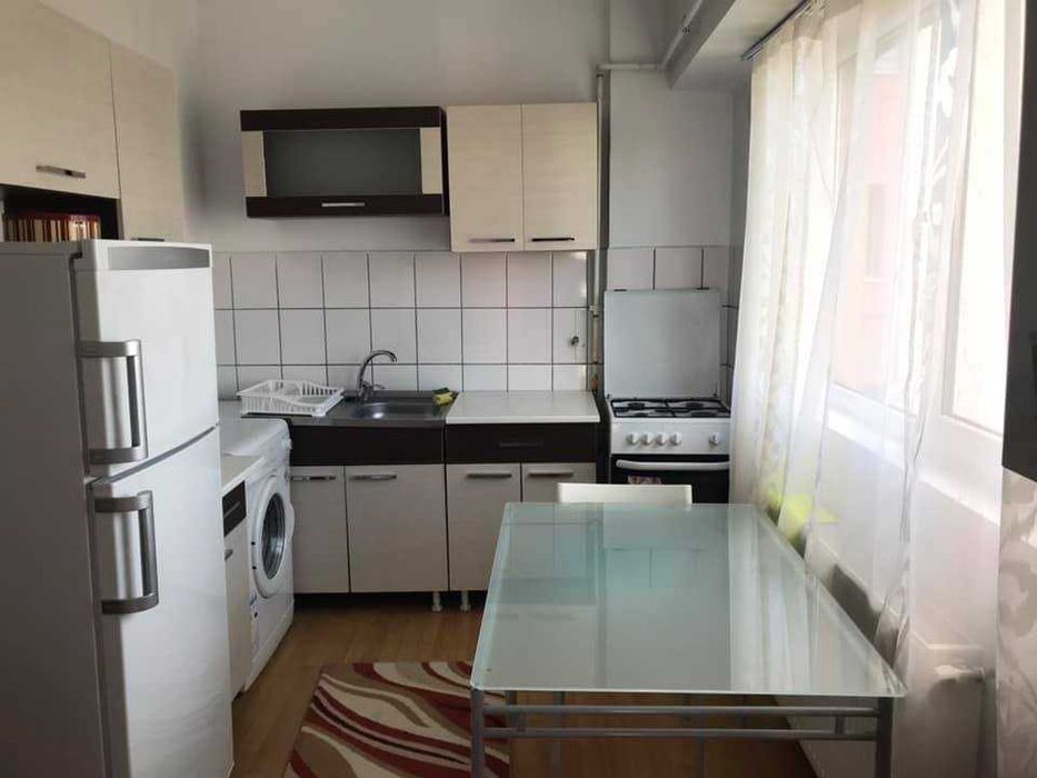 Inchiriez apartament 2 camere decomandate,zona Iulius Mall langa lac 3