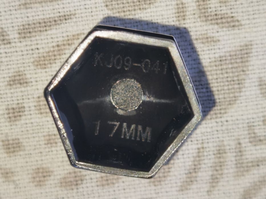 Хромирани капачки за болтове 17 и 19 мм