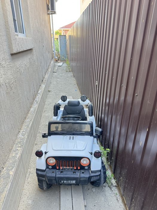 Jeep машинка пультом