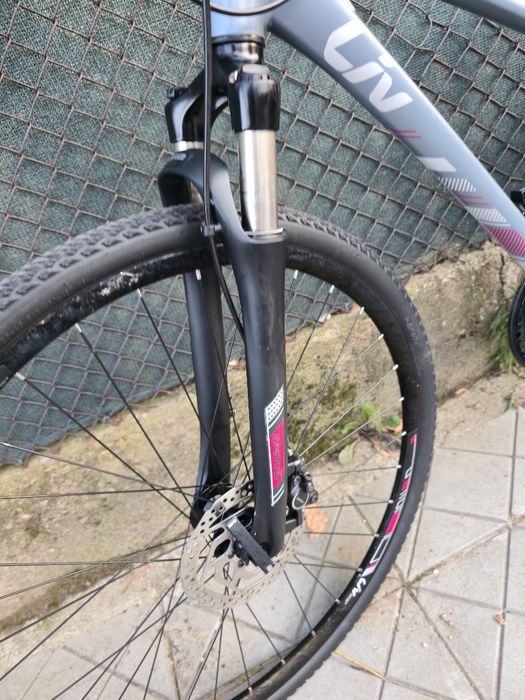 Giant LiV 28 цола S размер рамка 3х10 Deore Хидравлични дискови спирачки Shimano Алуминиев велосипед
