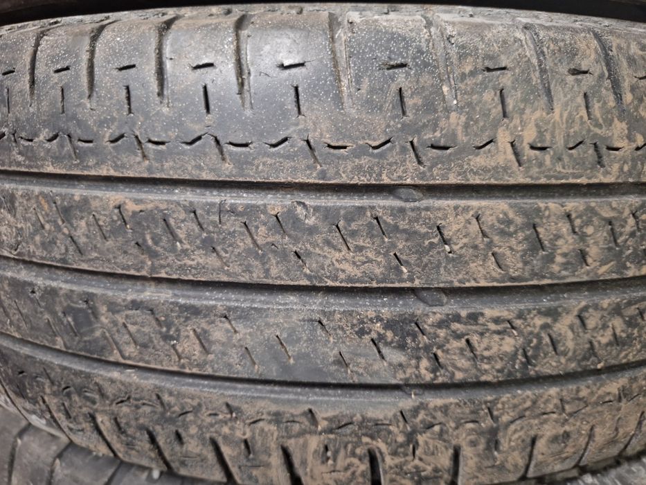 215 70 15 C-set anvelope vara-Michelin