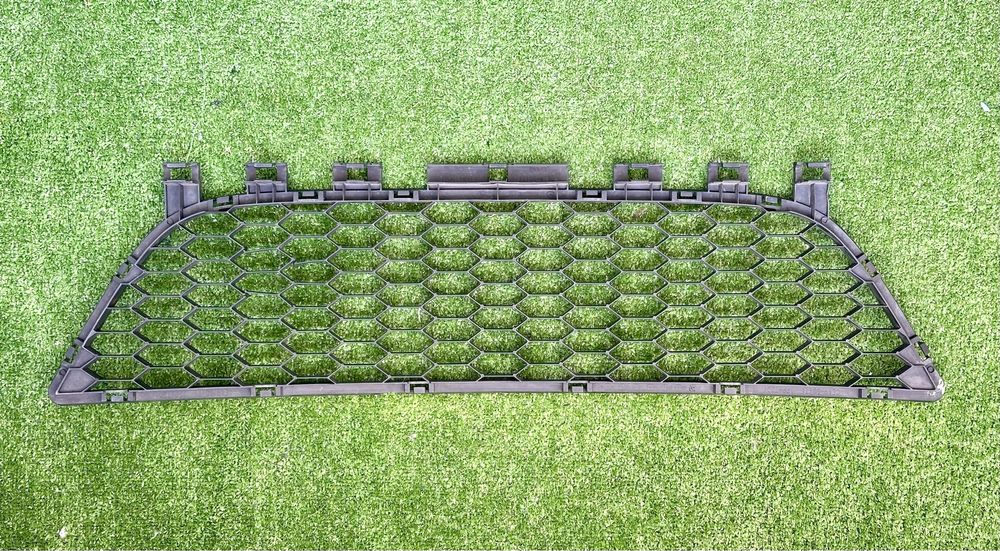 2бр оригинални решетки за Мазда 5