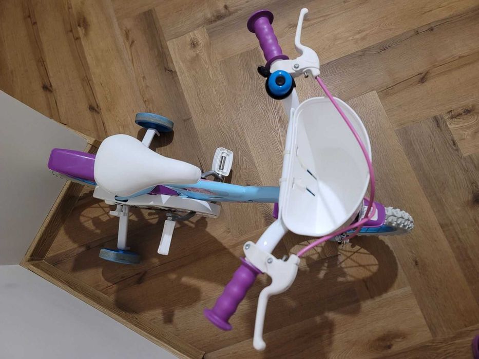 1 во Колело Елза И Ана