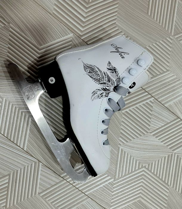 Срочно продаются коньки для девочек