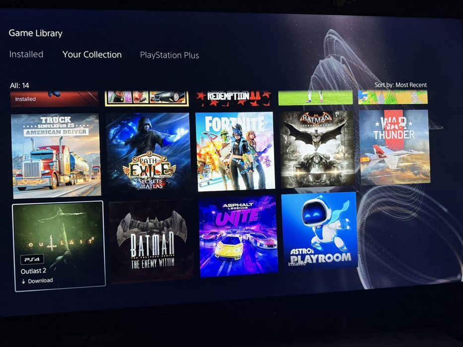 Playstation 5 + игри и стойка