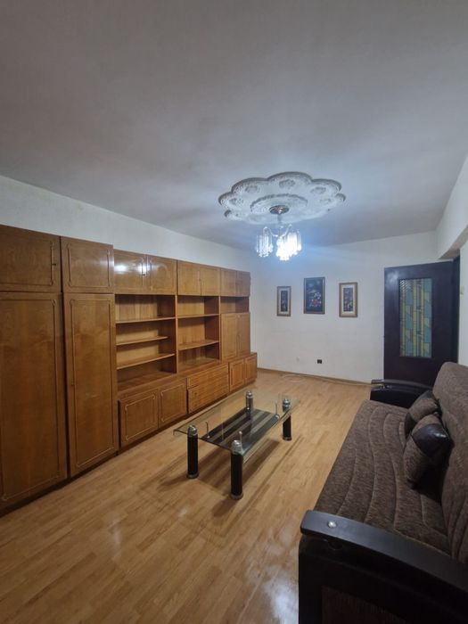 Vand Apartament 2 Camere Decomandat