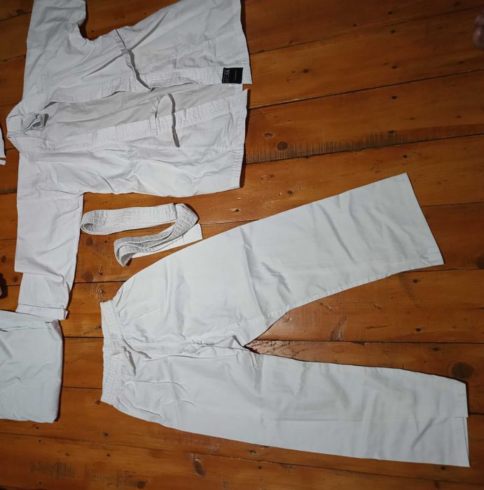 Kimono alb judo, karate,Marime 130 cm/ arte martiale/Sport contact