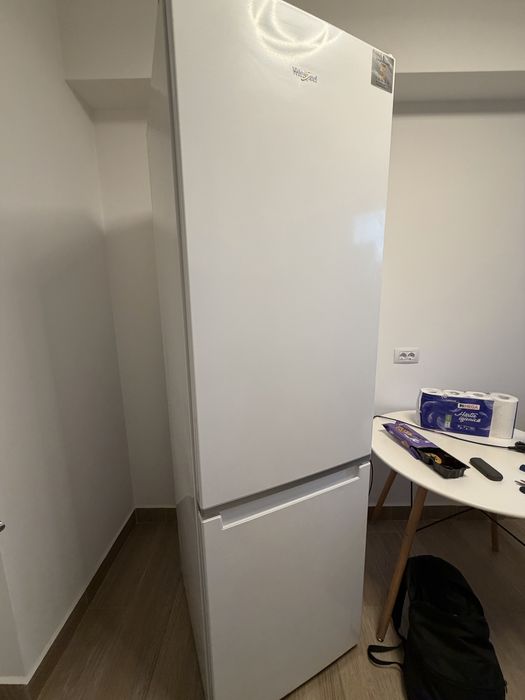 Vand frigider Whirlpool