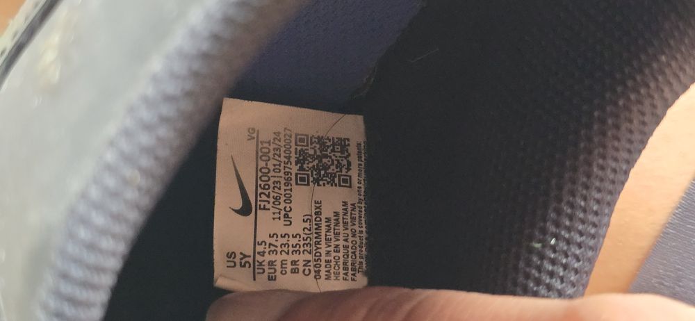 Ghete fotbal Nike, mărimea 37.5, culoare neagră