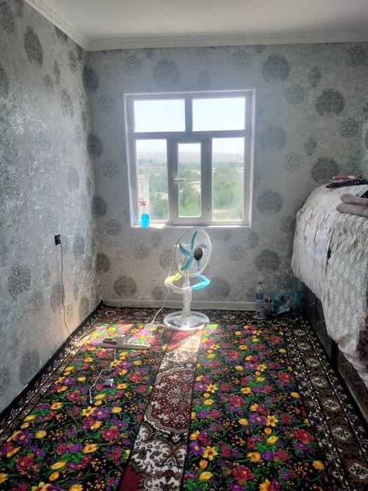 Jizzax shahrida 2 xonali uy sotiladi kelishadigan joyi bor