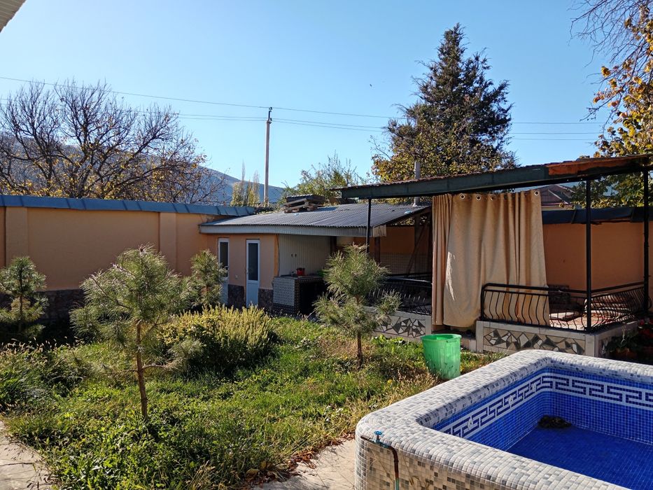 Чорвок-Ходжикентда Дача сотилади 4 сотих