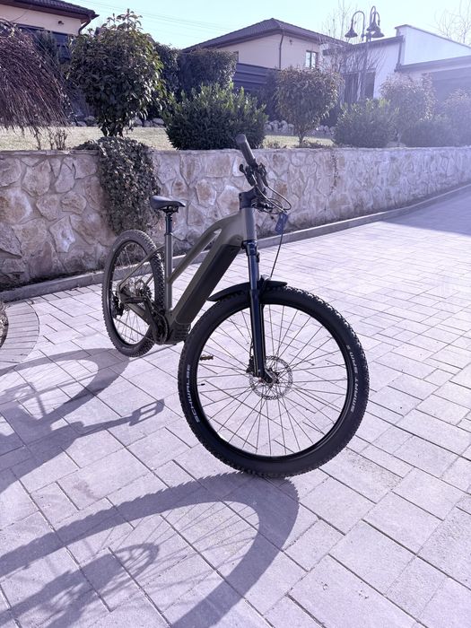 Bicicleta electrica Cube baterie 800 motor bosch smart