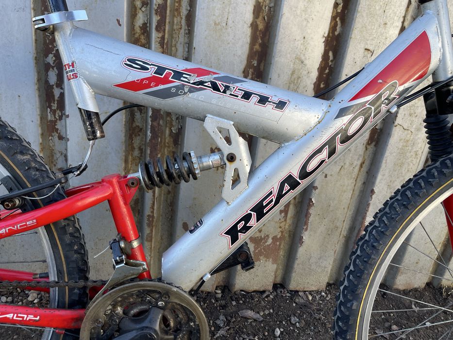 Bicicleta reactor cu suspensii roti 26”
