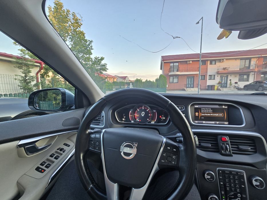 Volvo V40 2.0 150 cp