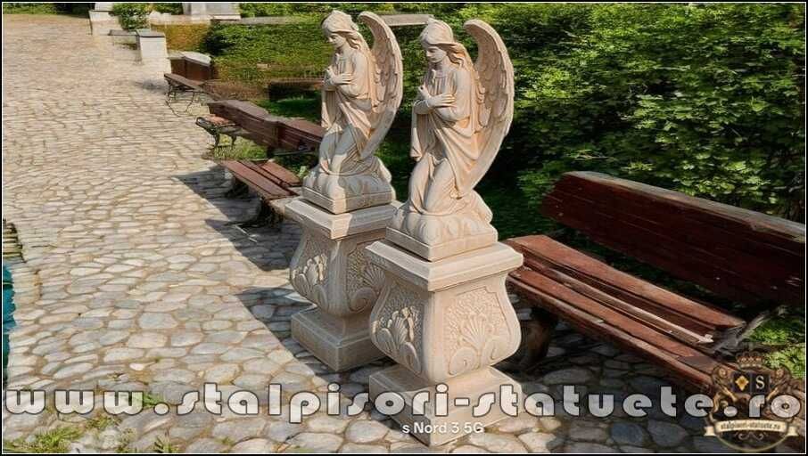 Set doi îngerași cu soclu, galben antichizat, model S27-S59.