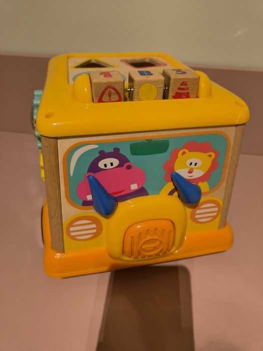 Centru de activitati - autobuz