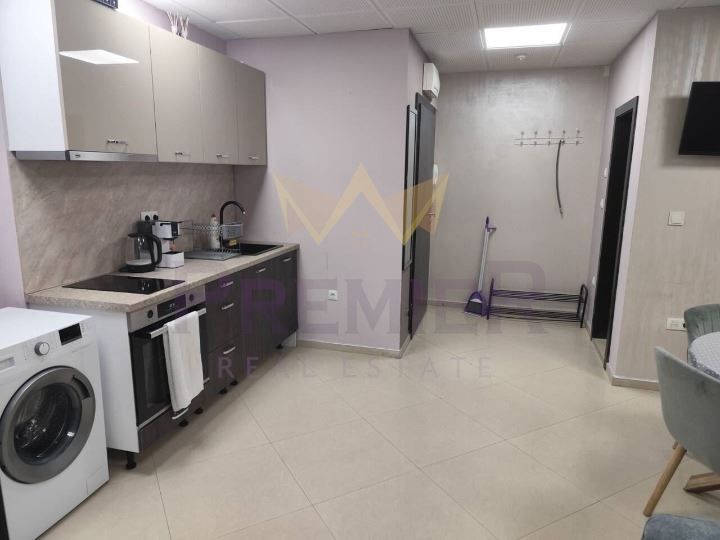 Дава се под наем Тристаен апартамент в Варна, Лятно кино Тракия - 75 кв.м за 660 € - Снимка #2