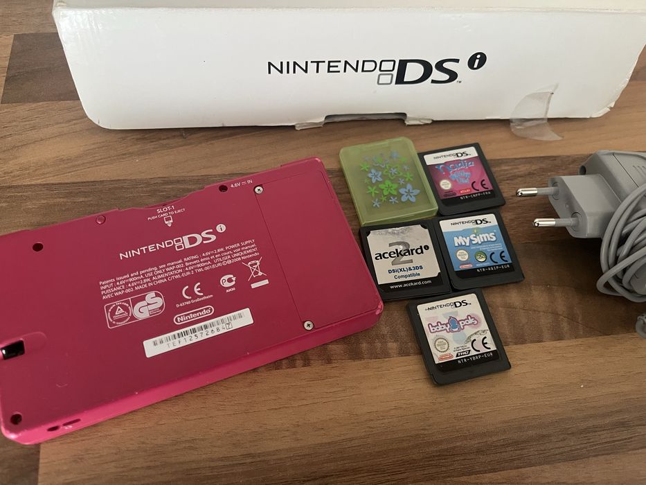 Nintendo DSi пълен комплкт