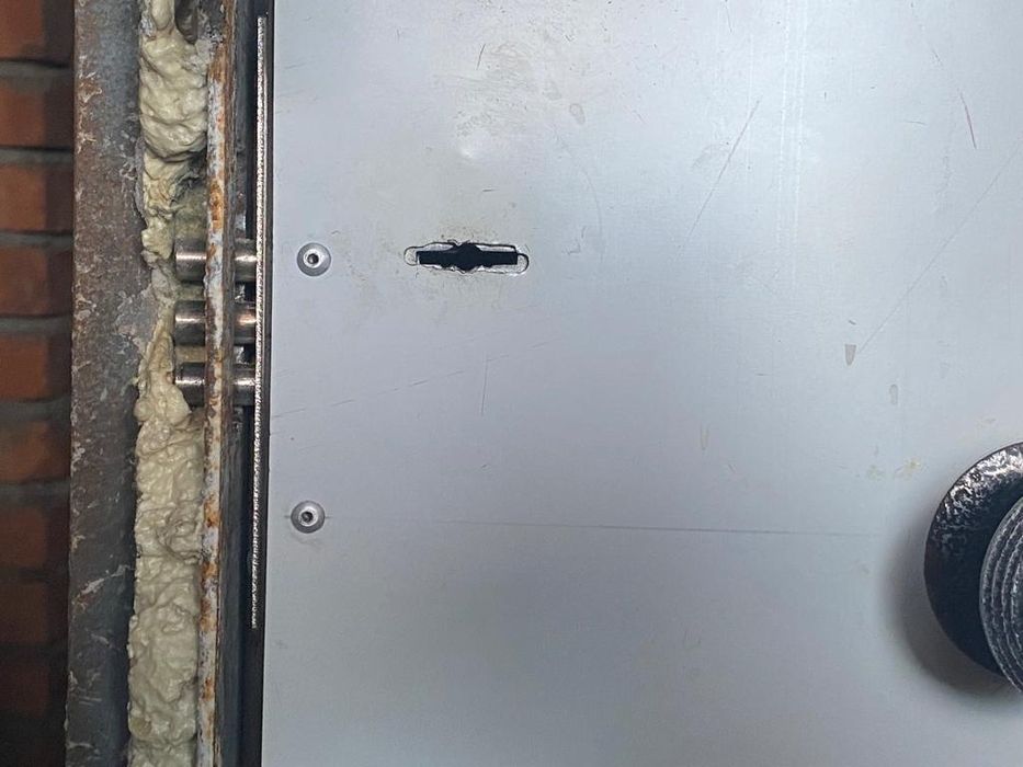 Продам хорошую дверь