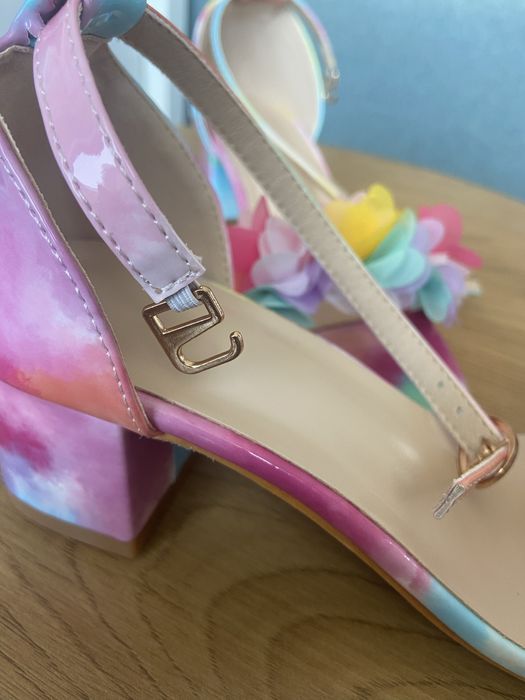 Pantofi cu toc - colorati